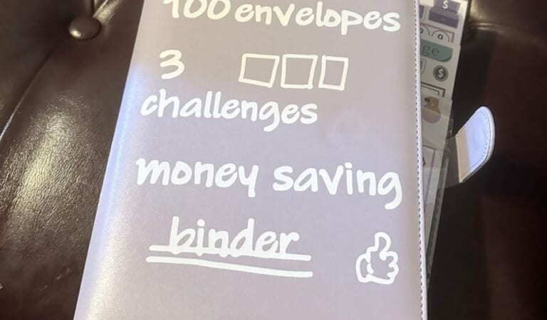 This 100 Envelopes Money Saving Challenge Binder is Only $6.99 Shipped on Amazon